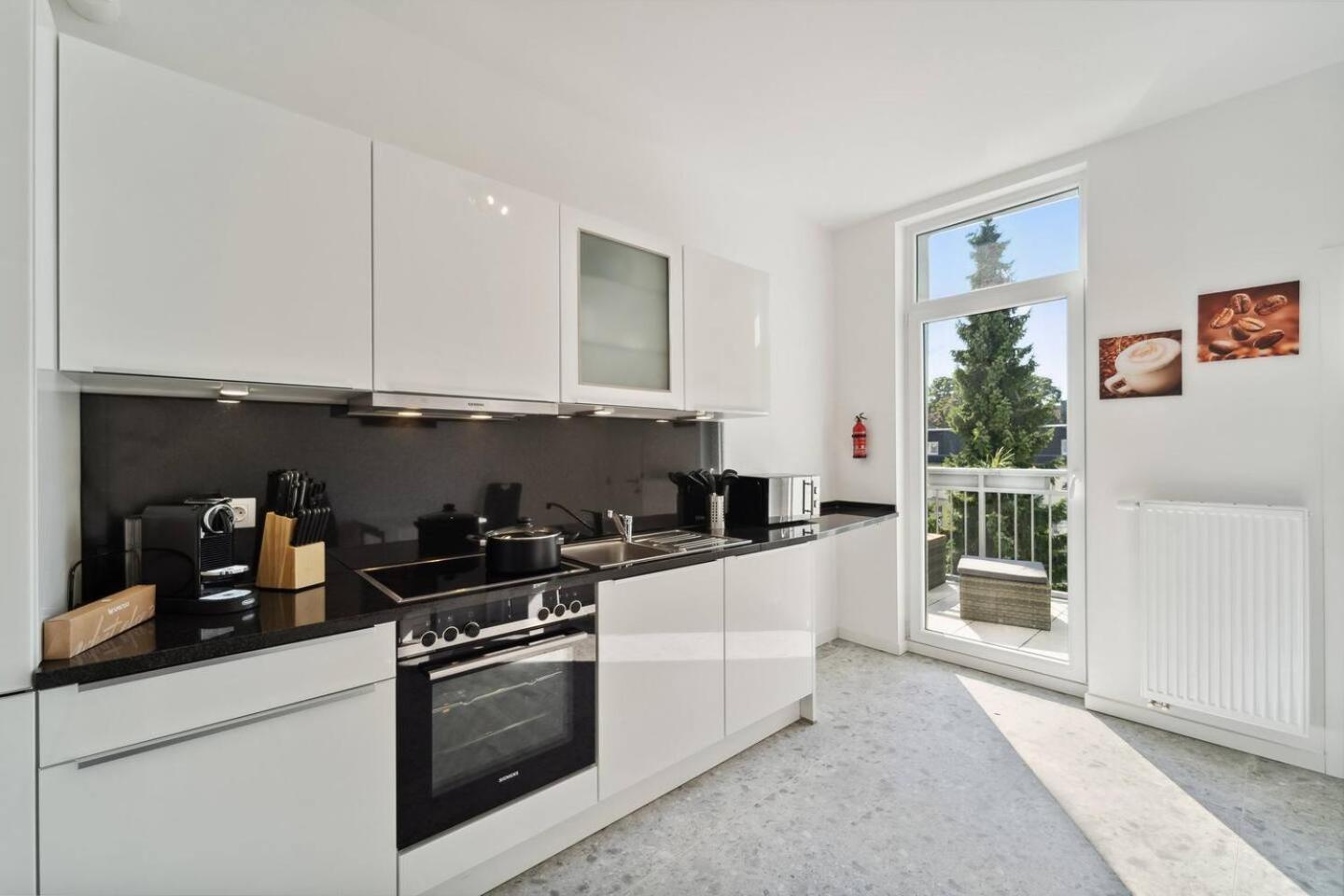Infinity Stay Ferienapartments Rheinstrasse ヴィルヘルムスハーフェン エクステリア 写真