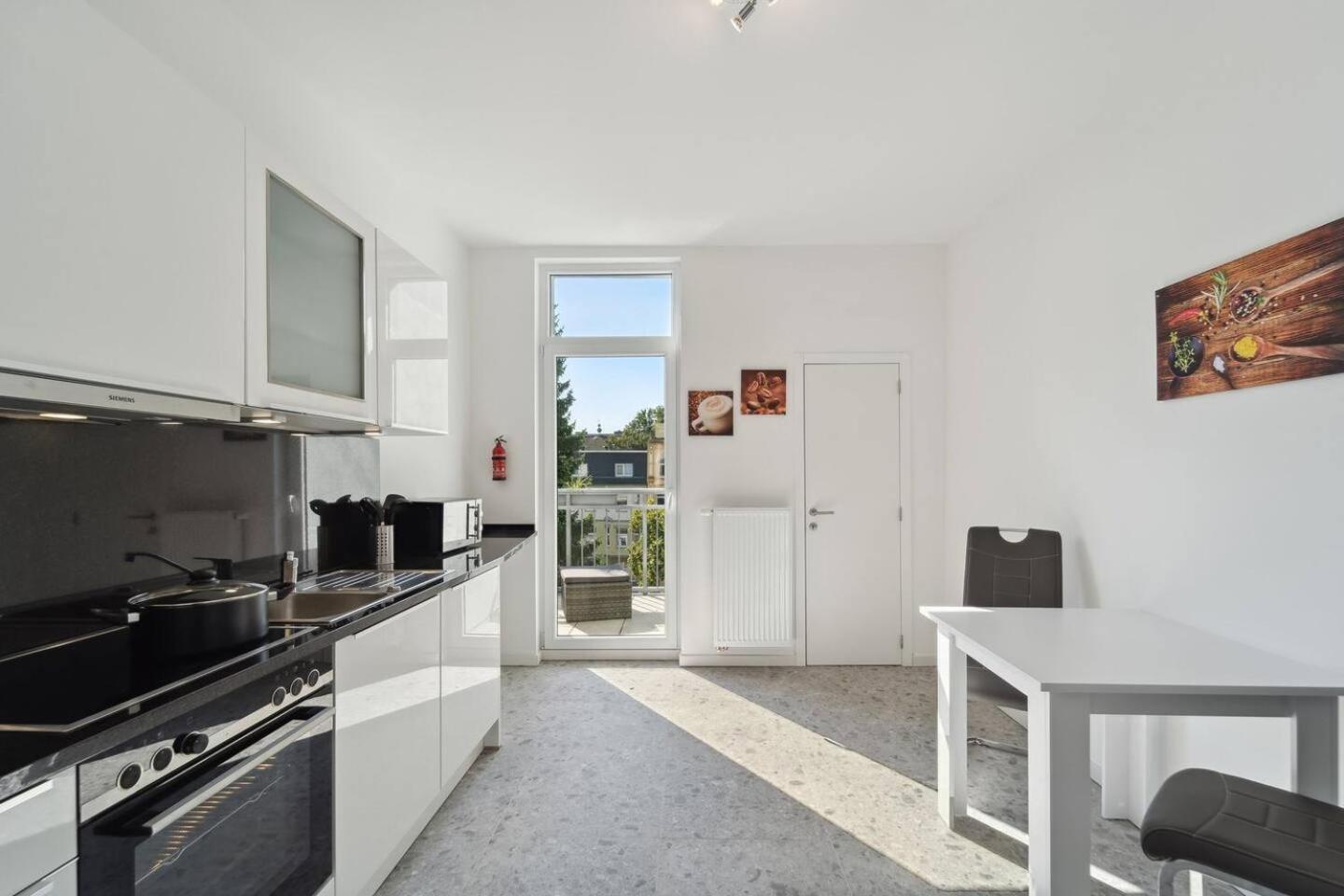 Infinity Stay Ferienapartments Rheinstrasse ヴィルヘルムスハーフェン エクステリア 写真