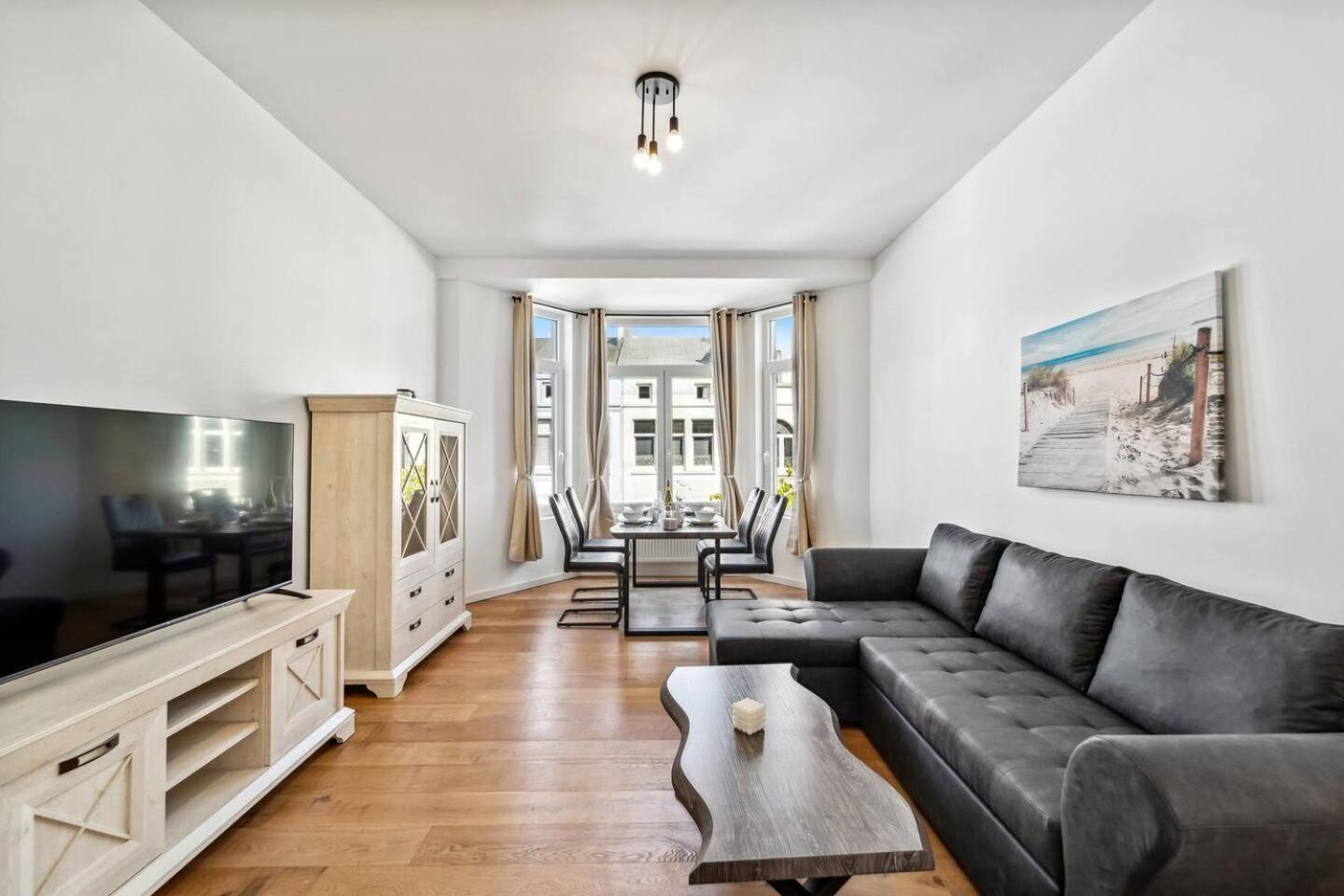Infinity Stay Ferienapartments Rheinstrasse ヴィルヘルムスハーフェン エクステリア 写真