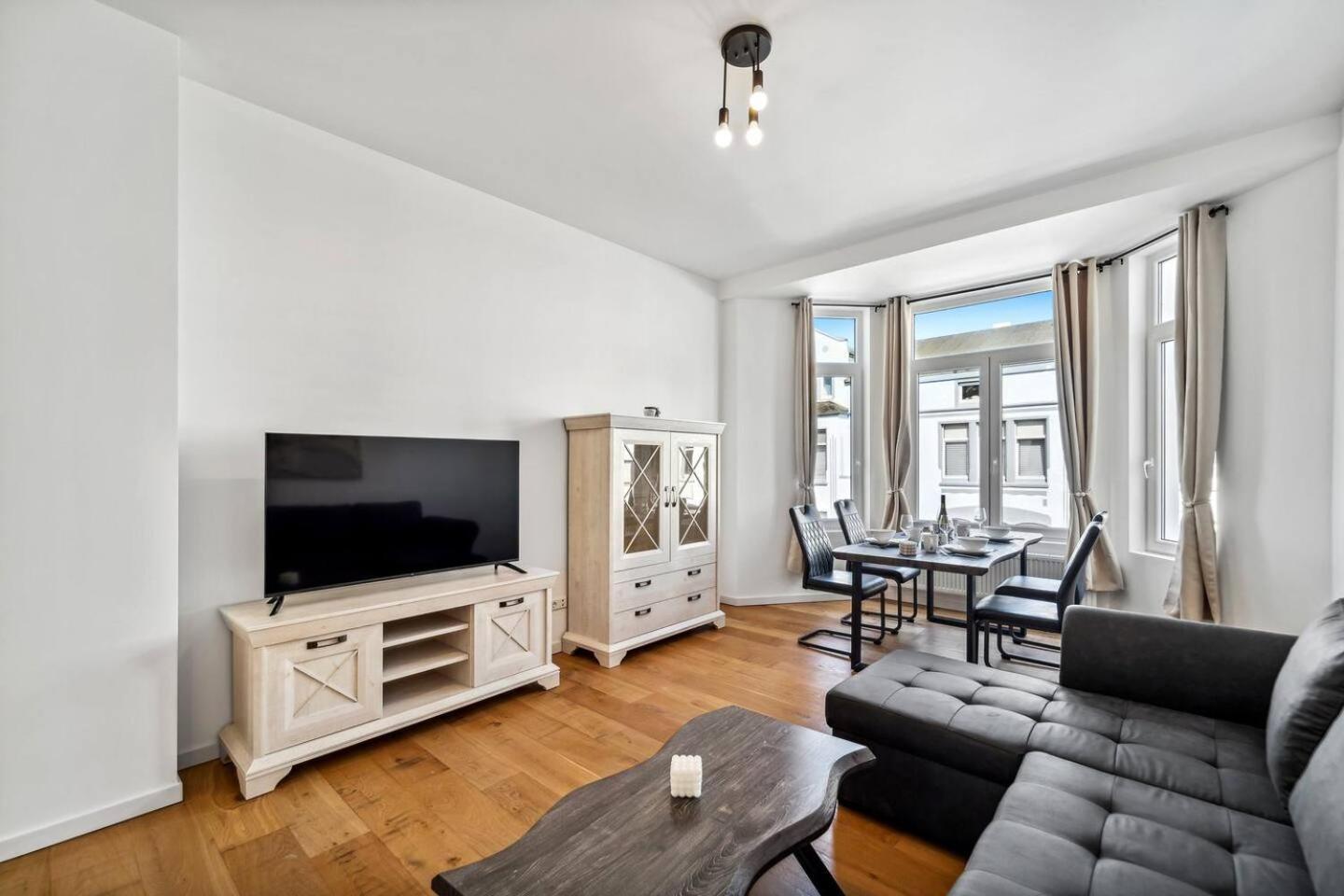 Infinity Stay Ferienapartments Rheinstrasse ヴィルヘルムスハーフェン エクステリア 写真