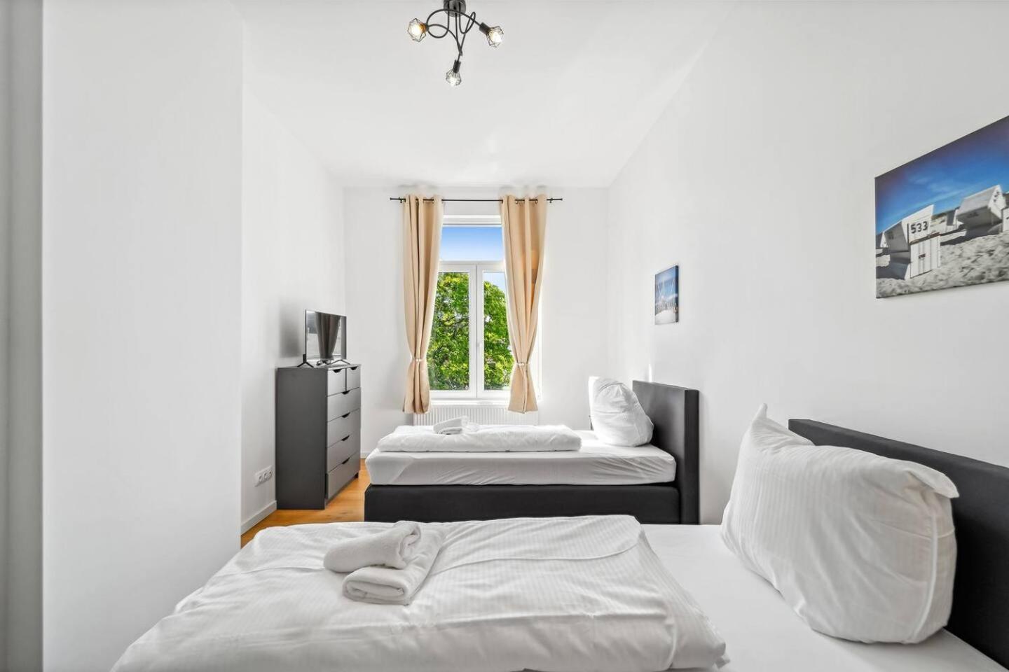 Infinity Stay Ferienapartments Rheinstrasse ヴィルヘルムスハーフェン エクステリア 写真