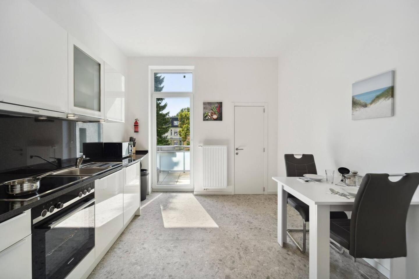Infinity Stay Ferienapartments Rheinstrasse ヴィルヘルムスハーフェン エクステリア 写真