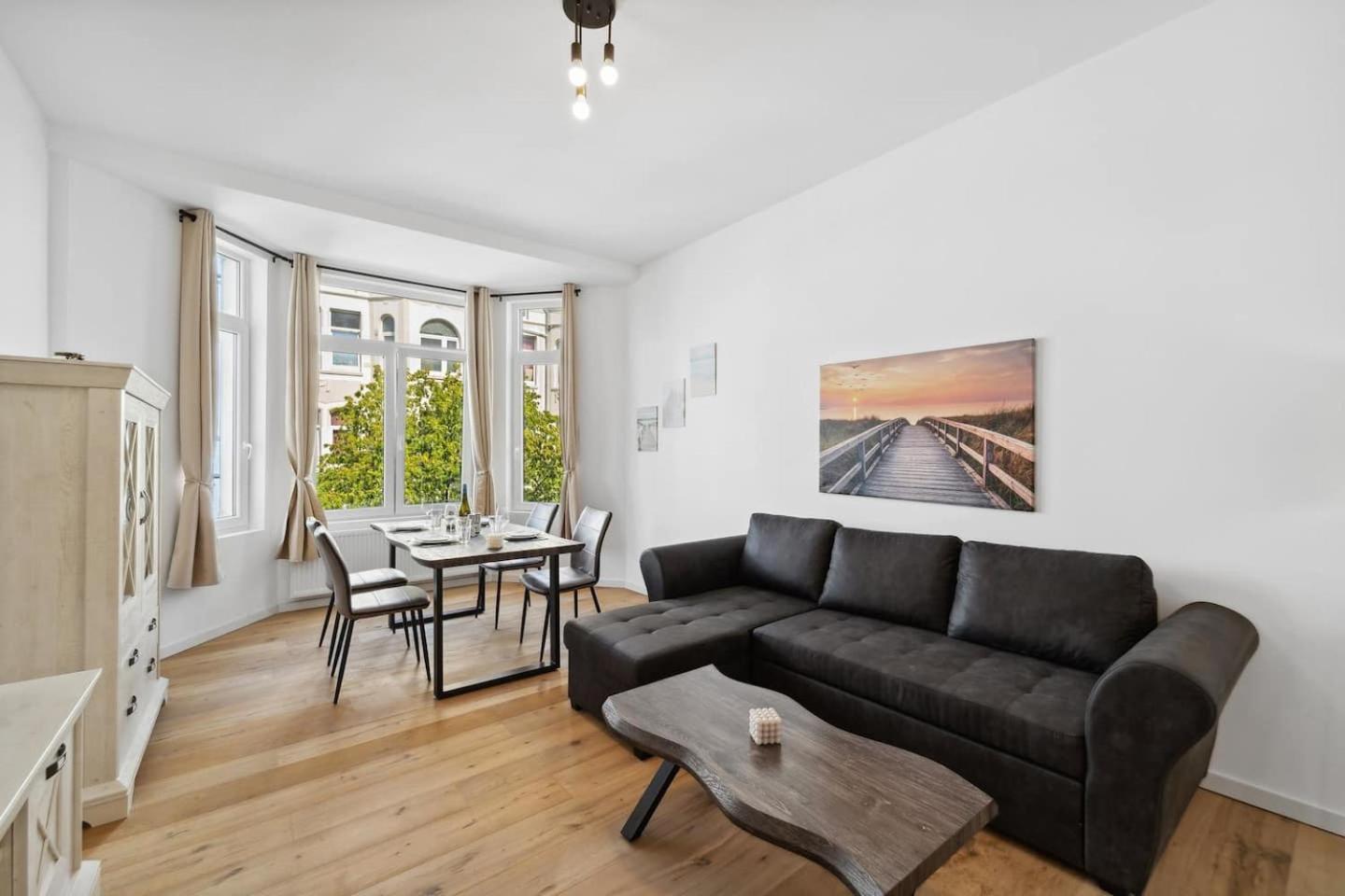 Infinity Stay Ferienapartments Rheinstrasse ヴィルヘルムスハーフェン エクステリア 写真