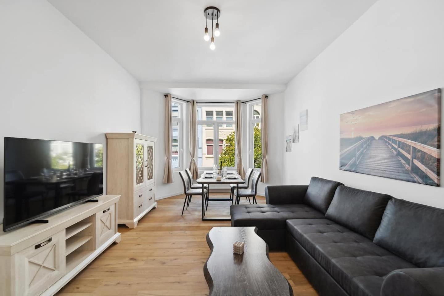 Infinity Stay Ferienapartments Rheinstrasse ヴィルヘルムスハーフェン エクステリア 写真