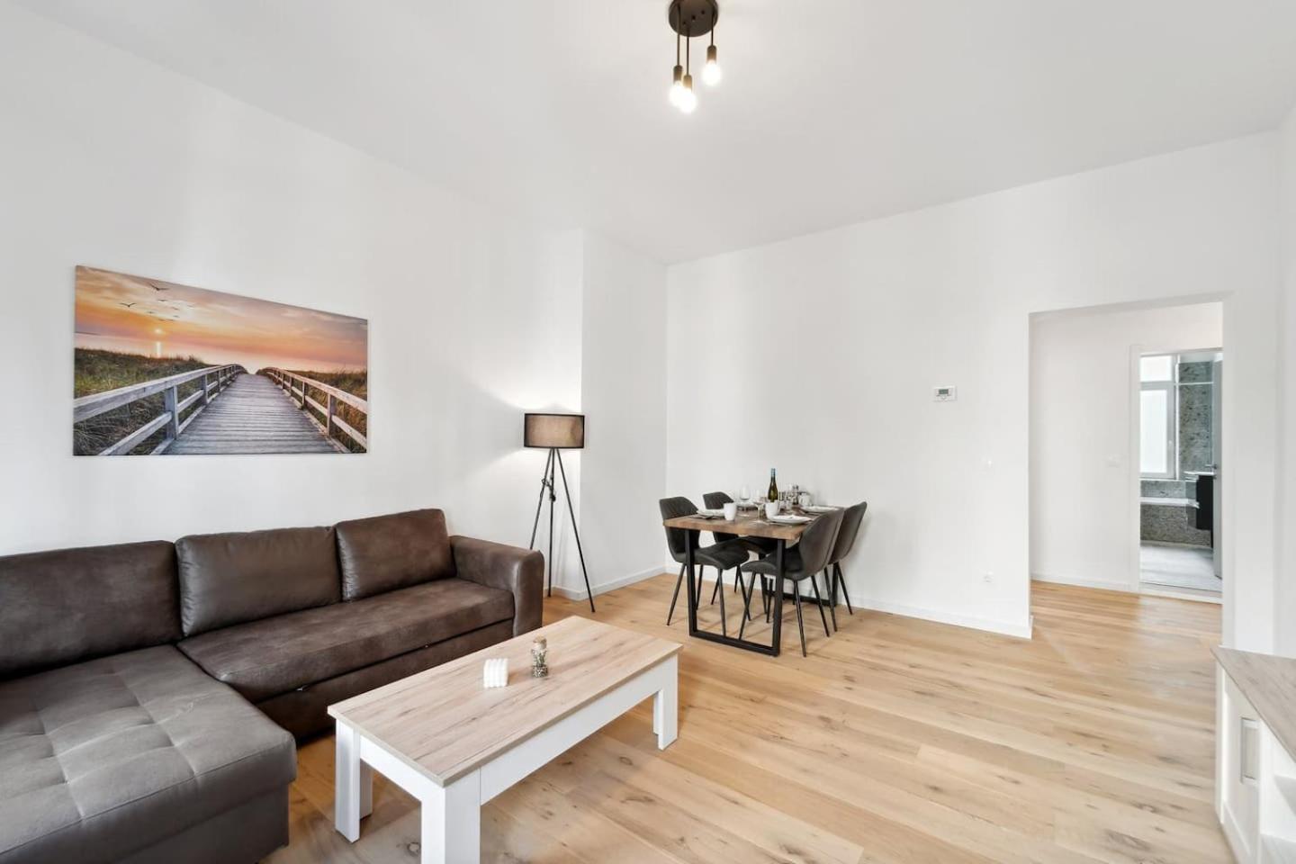 Infinity Stay Ferienapartments Rheinstrasse ヴィルヘルムスハーフェン エクステリア 写真