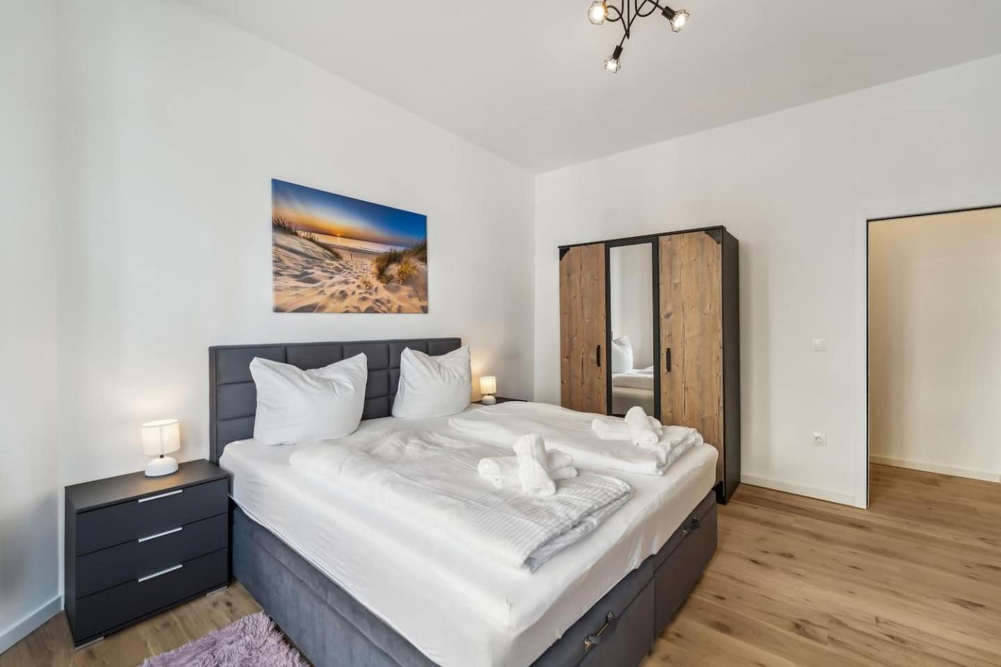 Infinity Stay Ferienapartments Rheinstrasse ヴィルヘルムスハーフェン エクステリア 写真