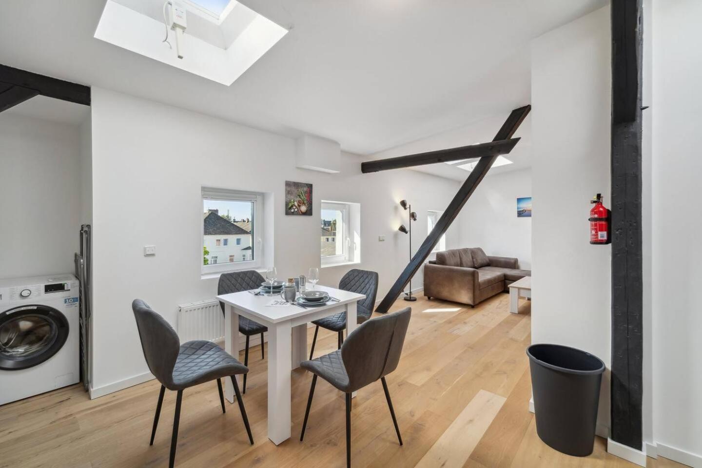 Infinity Stay Ferienapartments Rheinstrasse ヴィルヘルムスハーフェン エクステリア 写真