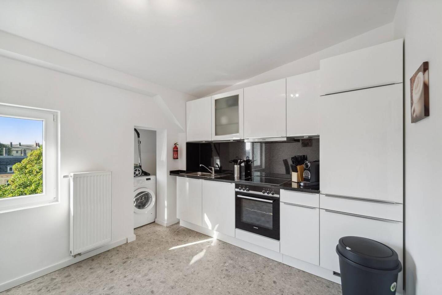 Infinity Stay Ferienapartments Rheinstrasse ヴィルヘルムスハーフェン エクステリア 写真