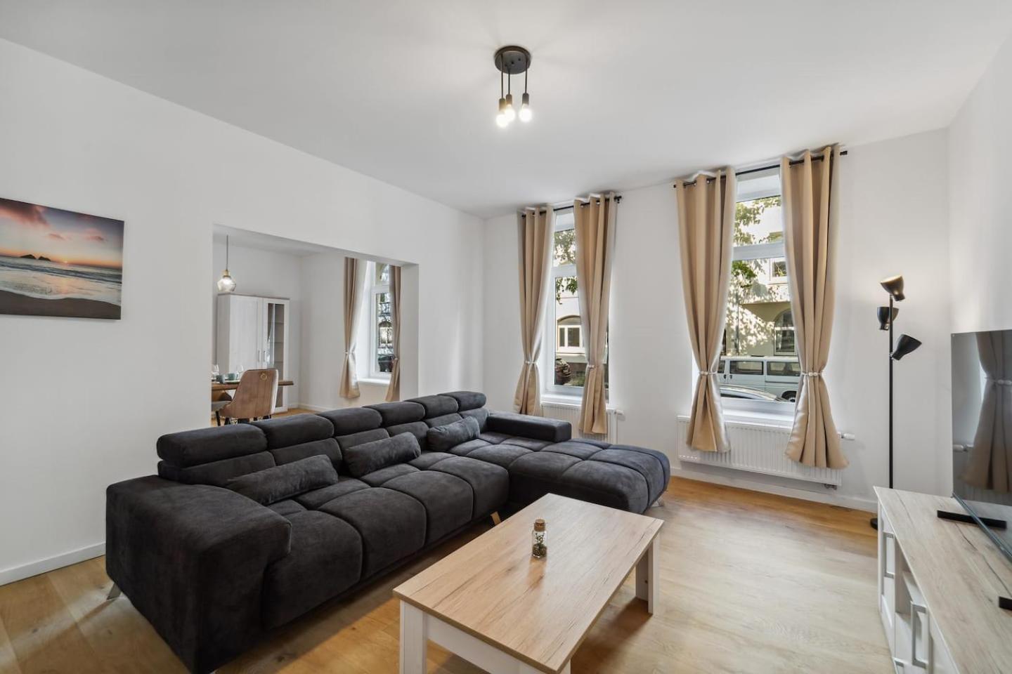 Infinity Stay Ferienapartments Rheinstrasse ヴィルヘルムスハーフェン エクステリア 写真