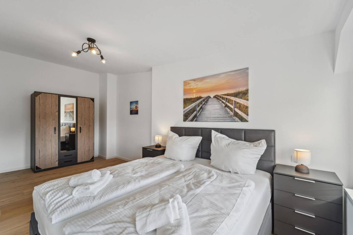 Infinity Stay Ferienapartments Rheinstrasse ヴィルヘルムスハーフェン エクステリア 写真
