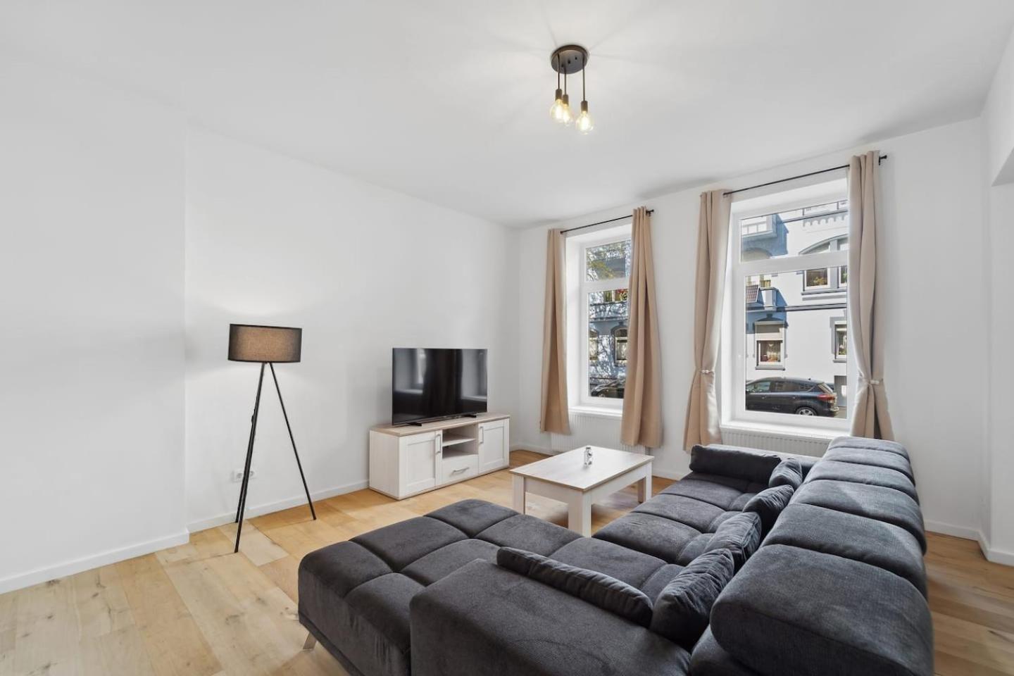 Infinity Stay Ferienapartments Rheinstrasse ヴィルヘルムスハーフェン エクステリア 写真