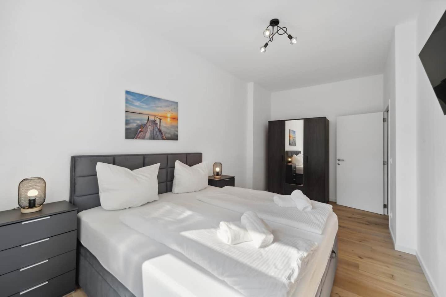 Infinity Stay Ferienapartments Rheinstrasse ヴィルヘルムスハーフェン エクステリア 写真