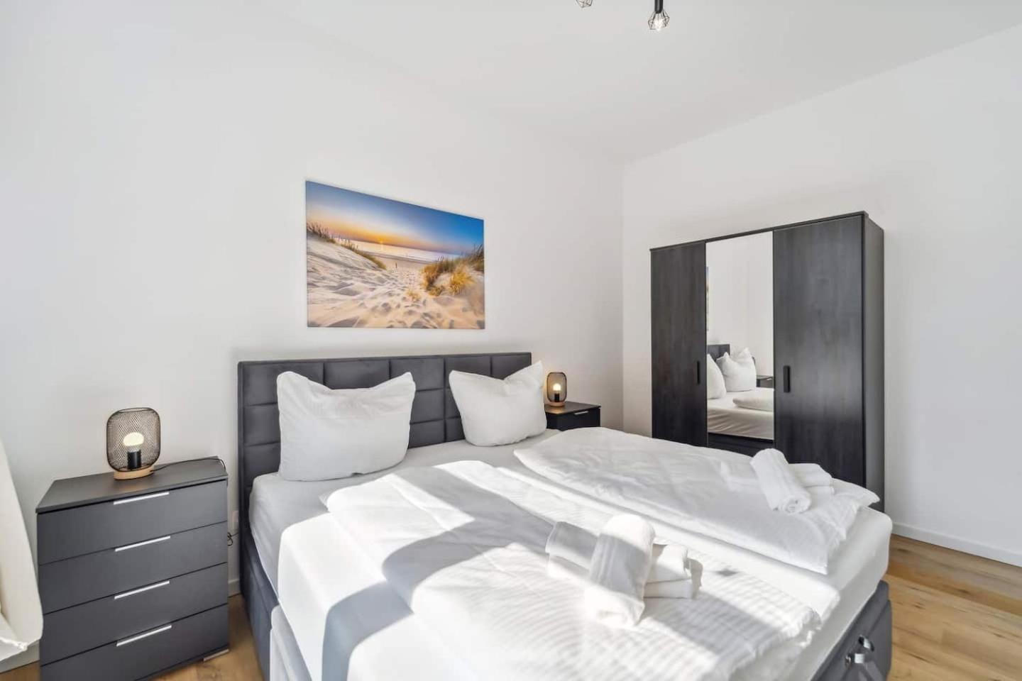 Infinity Stay Ferienapartments Rheinstrasse ヴィルヘルムスハーフェン エクステリア 写真