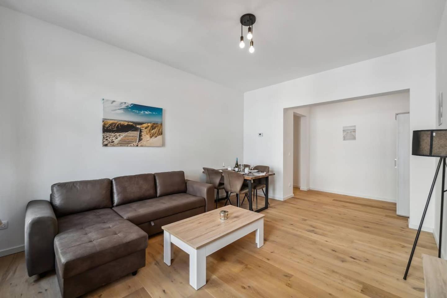 Infinity Stay Ferienapartments Rheinstrasse ヴィルヘルムスハーフェン エクステリア 写真