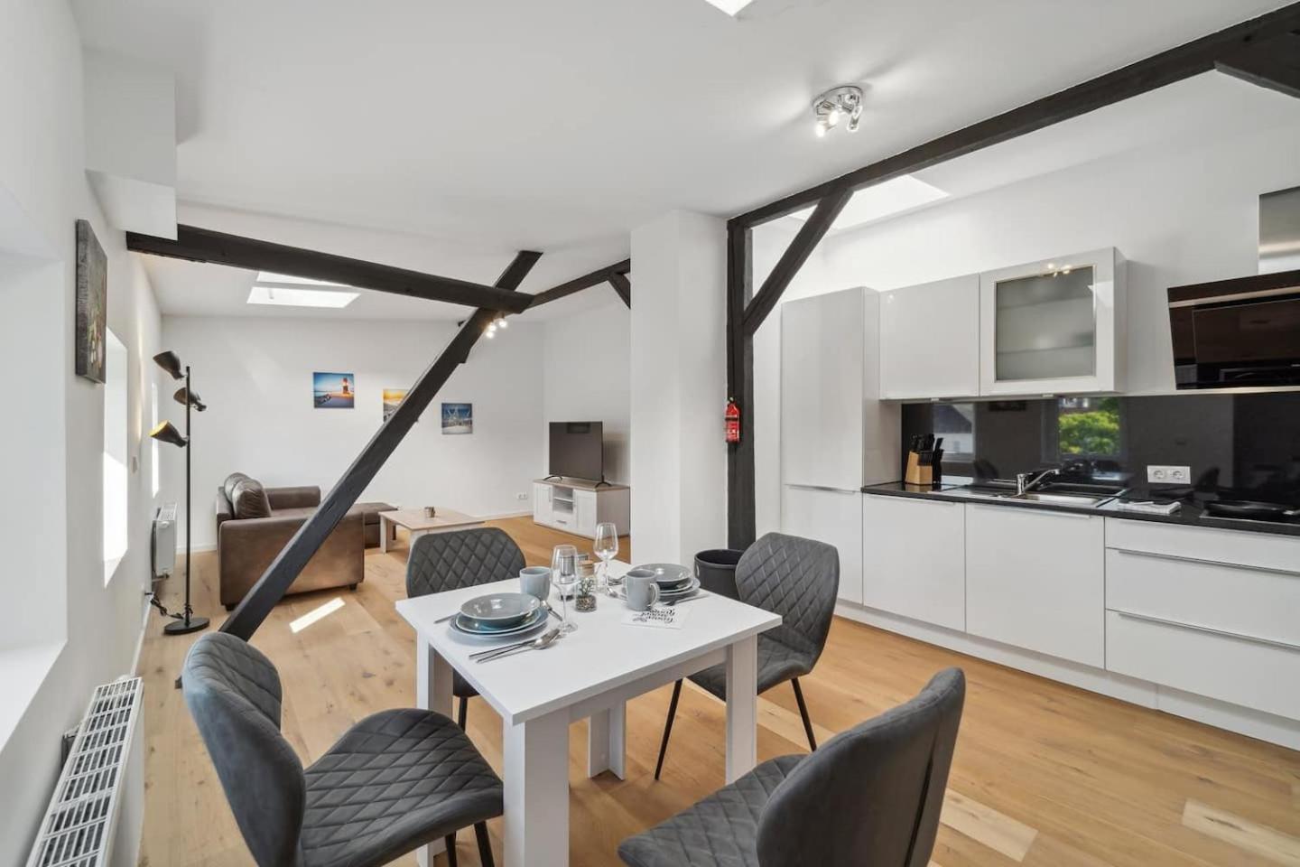 Infinity Stay Ferienapartments Rheinstrasse ヴィルヘルムスハーフェン エクステリア 写真