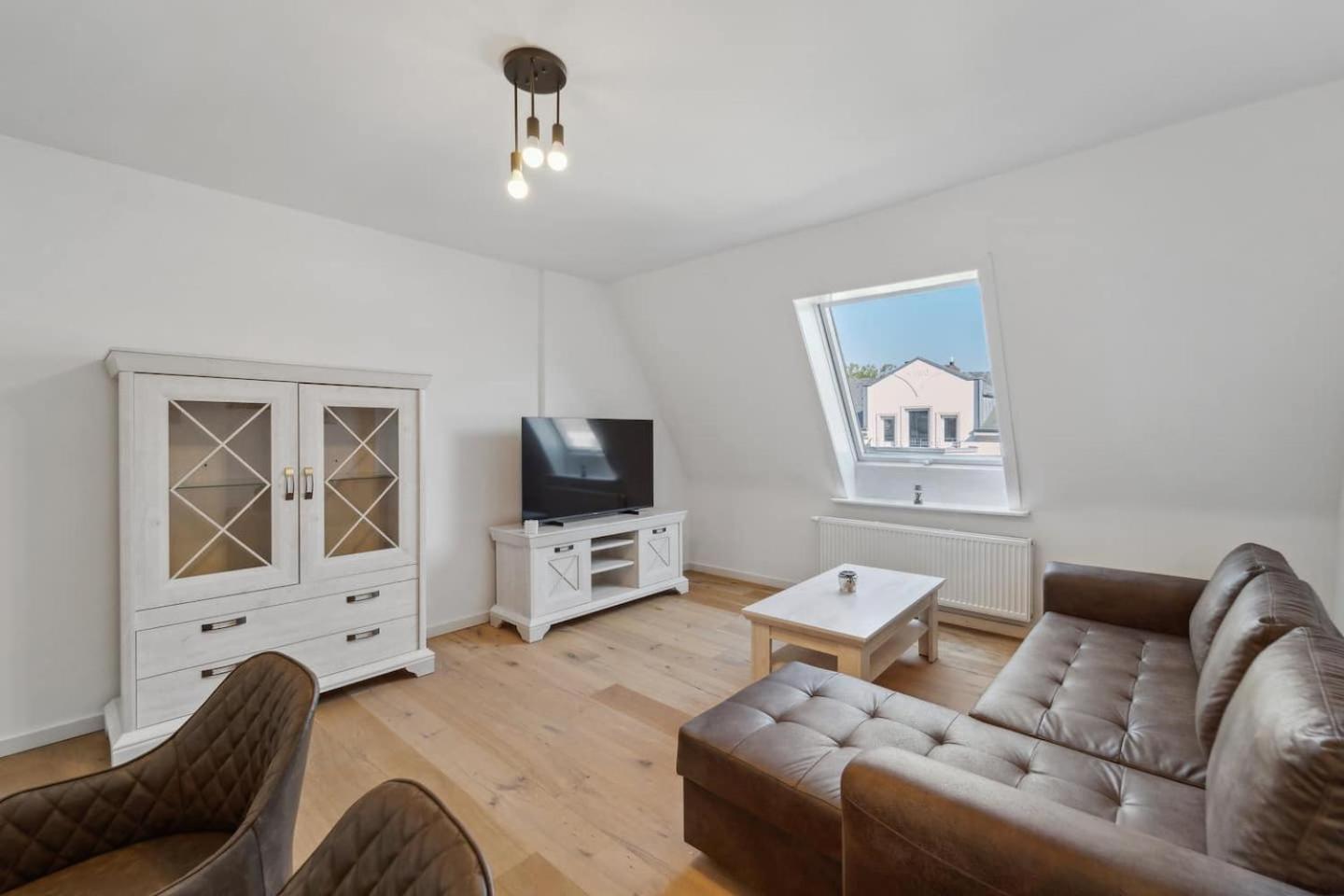Infinity Stay Ferienapartments Rheinstrasse ヴィルヘルムスハーフェン エクステリア 写真