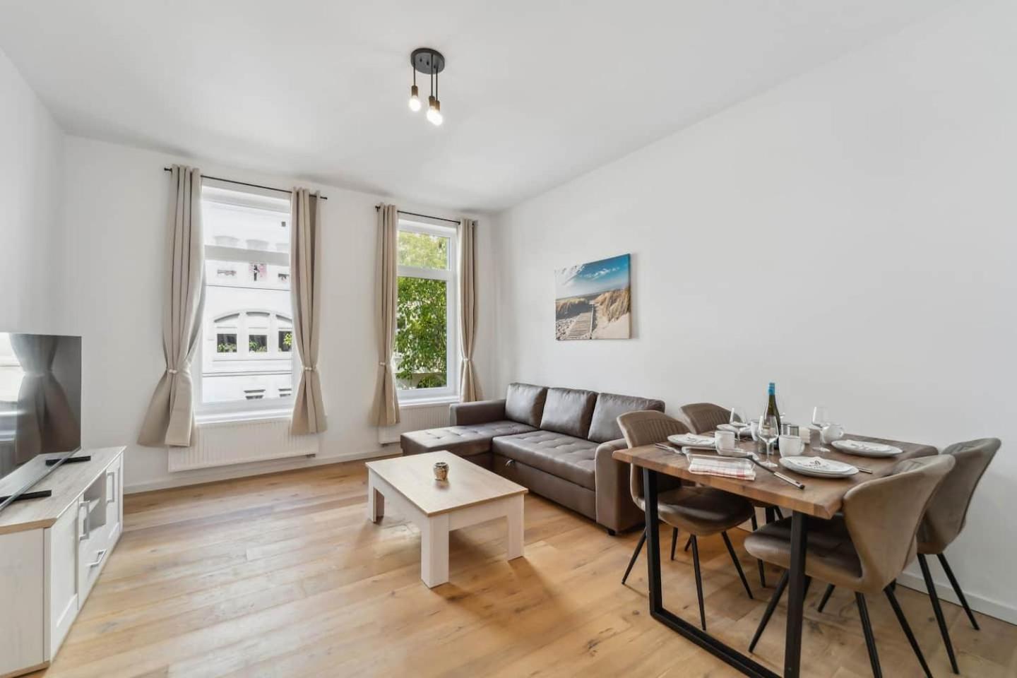 Infinity Stay Ferienapartments Rheinstrasse ヴィルヘルムスハーフェン エクステリア 写真