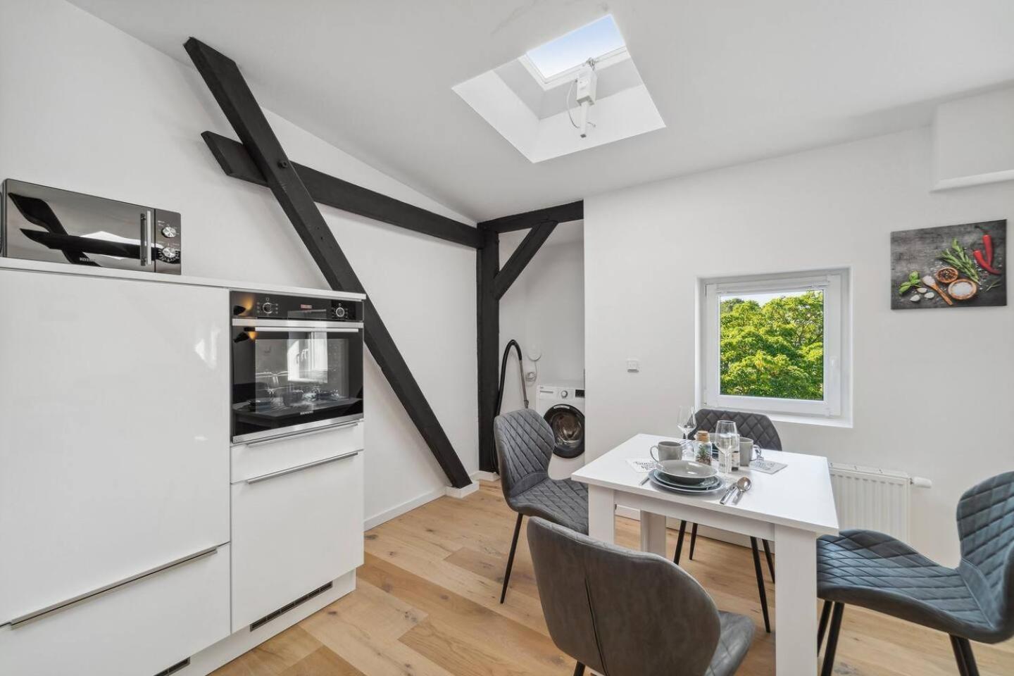 Infinity Stay Ferienapartments Rheinstrasse ヴィルヘルムスハーフェン エクステリア 写真